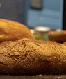 I et nyt projekt vil en forsker fra Aarhus Universitet forsøge at udvikle en kemisk reaktion, der kan forvandle tørt brød til fødevareemballering. Foto: Colourbox.