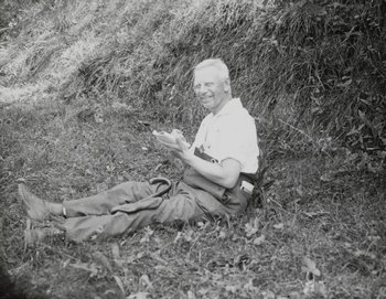 and Professor Eduard August Rübel (1876-1960), photographed during field work in Czechoslovakia in 1928. ETH-Bibliothek Zürich, Bildarchiv / Photographer: Unknown/ Dia_282-0888 / Public Domain